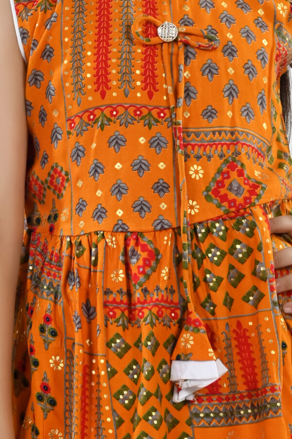 Girl's Printed Kurti And Sharara Set - Image 4